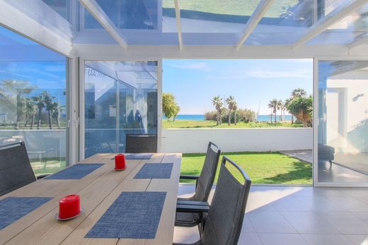Detached House in New Golden Mile, Malaga