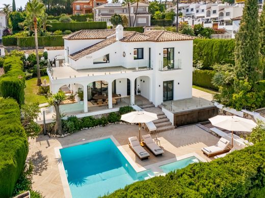 Detached House in Nueva Andalucia, Malaga