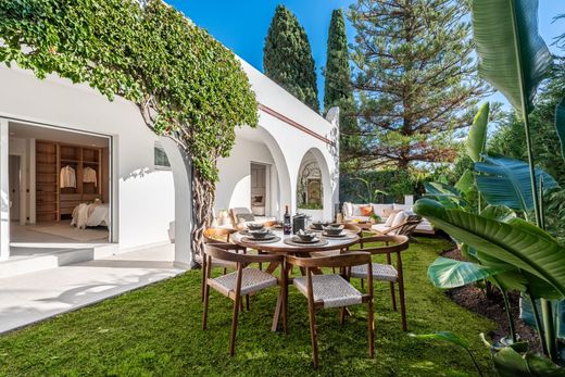 Villa multifamiliale à Nueva Andalucia, Malaga