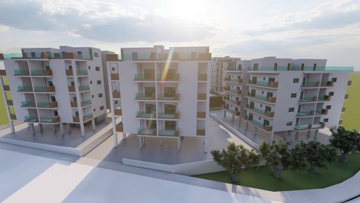 Residential complexes in Ýpsonas, Limassol District