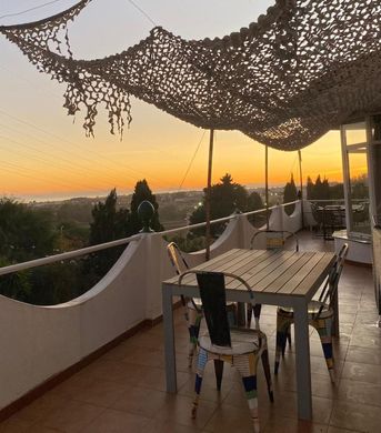 Detached House in Nueva Andalucia, Malaga