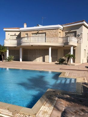 Detached House in Sea Caves, Paphos District