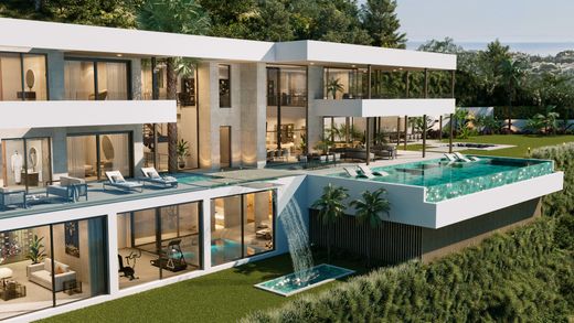 Detached House in El Madroñal, Malaga