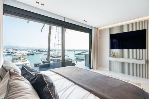 Apartment in Puerto Banus, Malaga