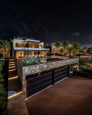 Detached House in Estepona, Malaga