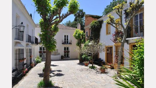 Townhouse in The Golden Mile, Malaga
