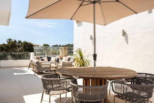 Apartment in Nueva Andalucia, Malaga