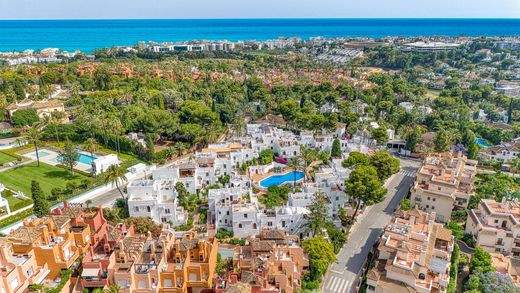 Townhouse in Nueva Andalucia, Malaga