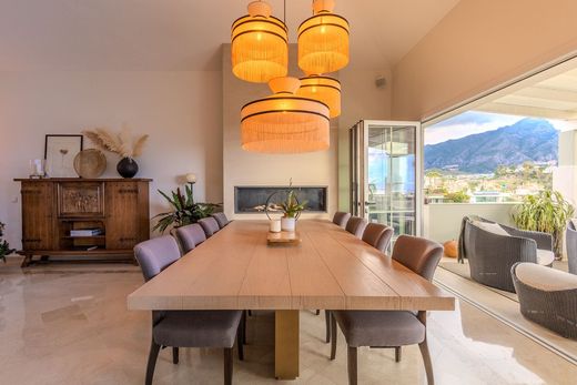 فيلا شبه مستقلة ﻓﻲ Nueva Andalucia, Provincia de Málaga