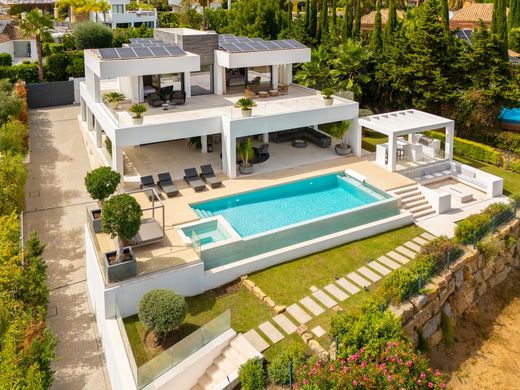 Einfamilienhaus in Nueva Andalucia, Málaga