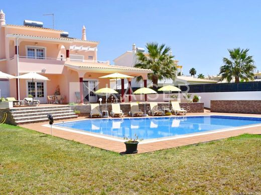 Villa in Albufeira e Olhos de Água, Algarve