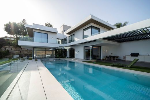 Detached House in El Paraíso, Malaga