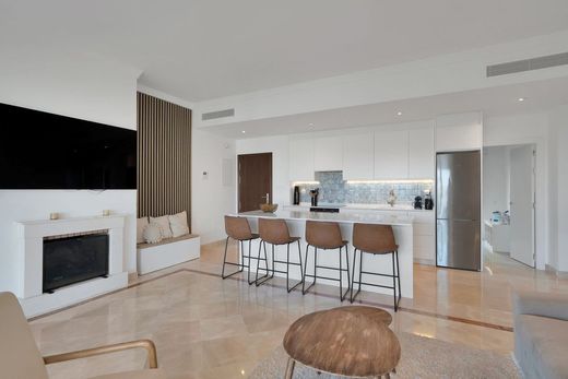 Apartment / Etagenwohnung in El Paraíso, Málaga