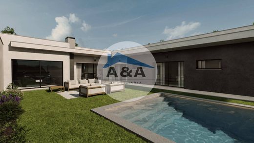 Townhouse in Alcobaça, Distrito de Leiria