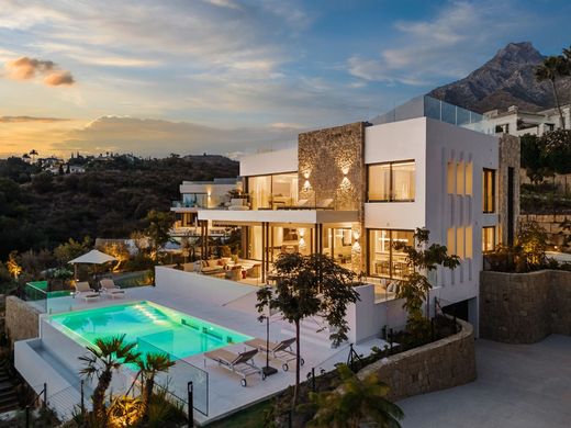 Detached House in The Golden Mile, Malaga