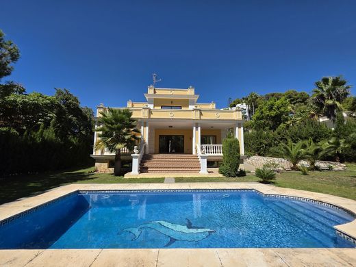 Detached House in Las Chapas, Malaga