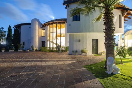 Detached House in Los Flamingos, Malaga