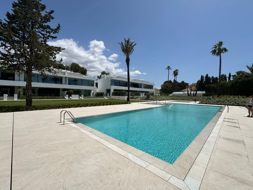 Semidetached House in Nueva Andalucia, Malaga