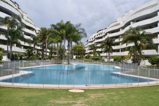 Apartment / Etagenwohnung in Marbella, Málaga