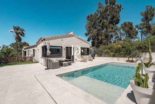 Villa in Sant Pere de Ribes, Province of Barcelona