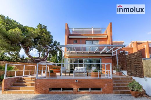 Stadswoning in El Campello, Provincia de Alicante