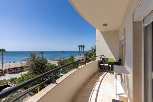 Apartment / Etagenwohnung in Estepona, Málaga