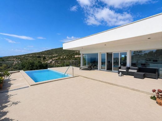 Detached House in Manilva, Malaga