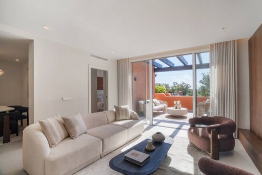 Penthouse in Nueva Andalucia, Malaga
