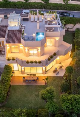 Semidetached House in La Quinta, Malaga