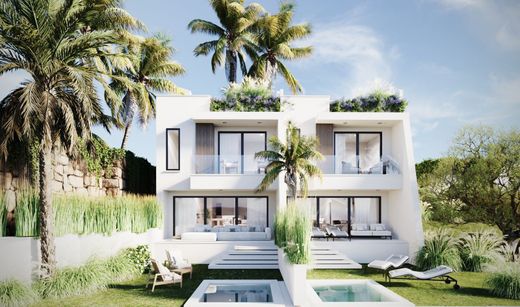 تاون هاوس ﻓﻲ Fuengirola, Provincia de Málaga