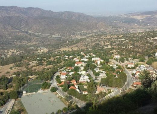 Land in Mathikolóni, Limassol District