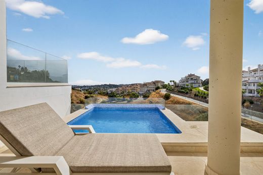 Piso / Apartamento en Nueva Andalucia, Málaga