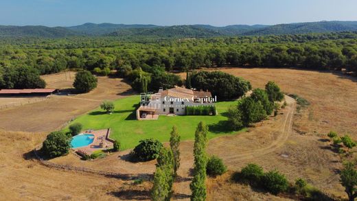 Country House in Cassà de la Selva, Province of Girona