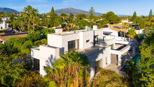 Detached House in San Pedro de Alcántara, Malaga