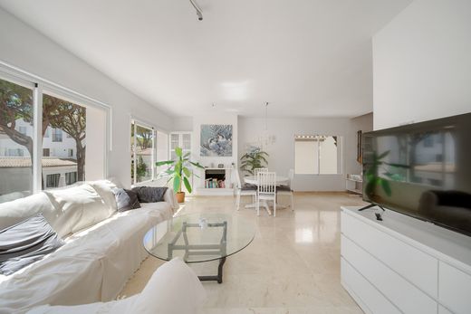 Penthouse w Nueva Andalucia, Provincia de Málaga