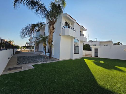 Detached House in Káto Polemídia, Limassol District
