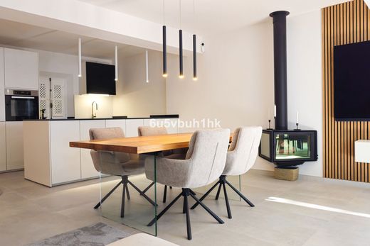 Townhouse in The Golden Mile, Malaga