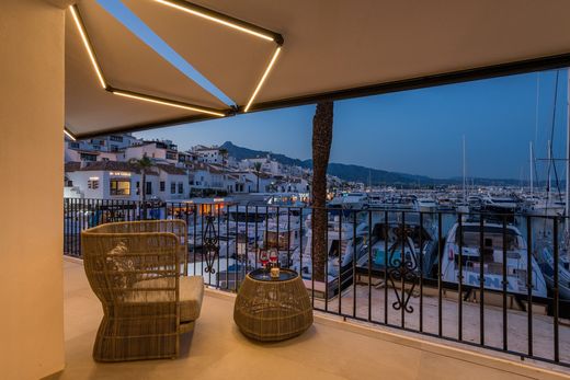 Apartment in Puerto Banus, Malaga
