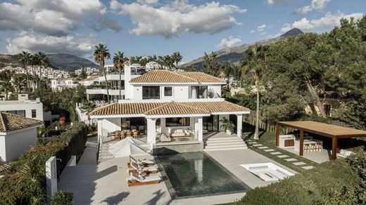 Detached House in Nueva Andalucia, Malaga