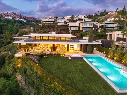 Detached House in La Quinta, Malaga