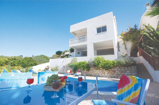 Detached House in Tála, Paphos District
