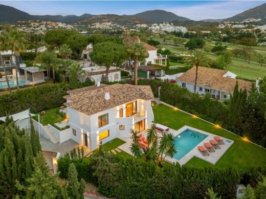 Villa in Nueva Andalucia, Provincia de Málaga