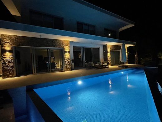 Detached House in Germasógeia, Limassol District