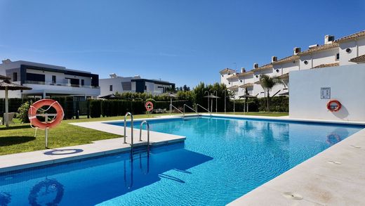 Chalet Pareado en New Golden Mile, Málaga