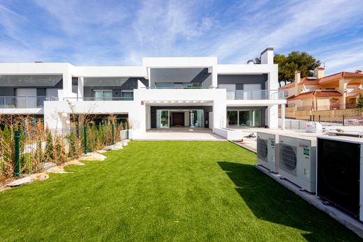 Mehrfamilienhaus in San Pedro de Alcántara, Málaga