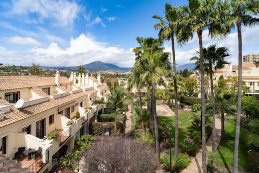 Semidetached House in Nueva Andalucia, Malaga
