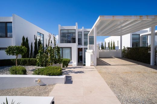 Detached House in Ágios Geórgios, Agios Georgios (Pafou)
