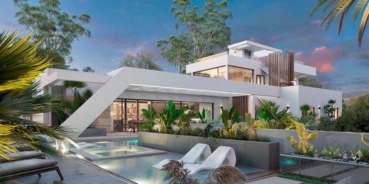 Detached House in Nueva Andalucia, Malaga