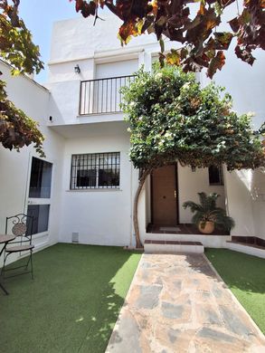 Villa Plurifamiliare a Nueva Andalucia, Málaga
