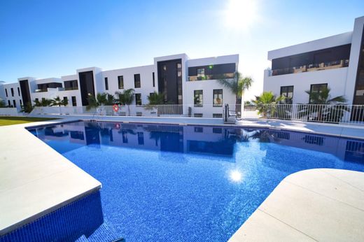 Piso / Apartamento en Nueva Andalucia, Málaga
